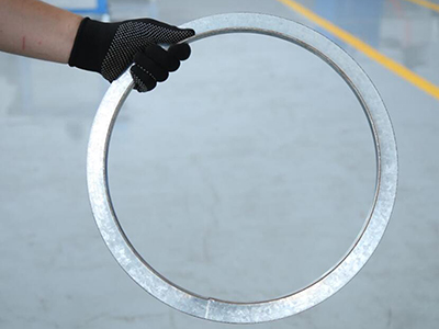 Máquina Formadora de Bridas Angulares Automática