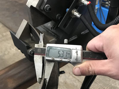 Máquina Formadora de Bridas Angulares Automática