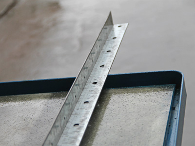 Máquina Punzonadora de Bridas Angulares